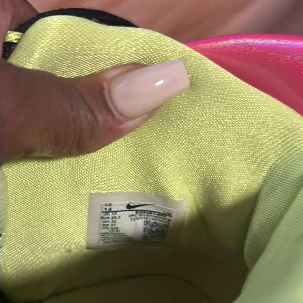 Nike Brown and Pink Sneakers with Breathable Design. LeBron 17 - Picture 8 of 8